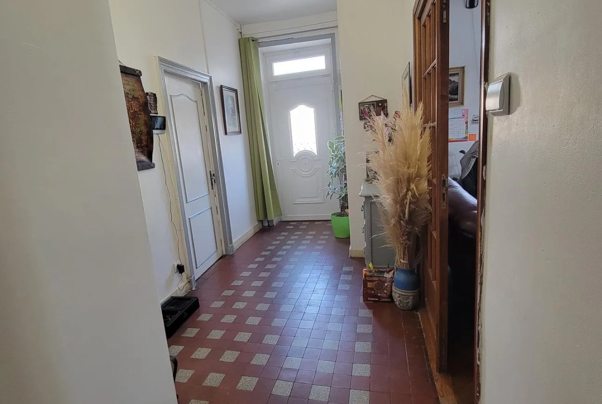 Belle maison de village avec grand potentiel à La Pacaudière (135 m²) 