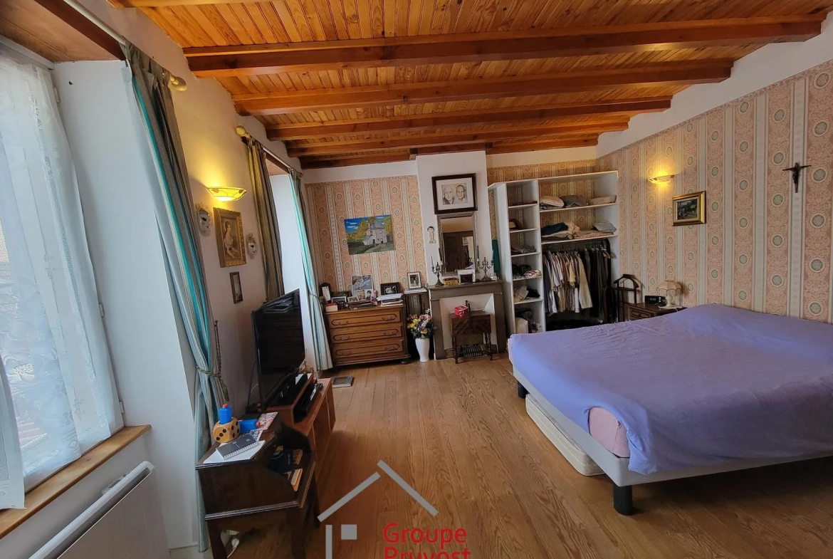 Belle maison de village avec grand potentiel à La Pacaudière (135 m²) 