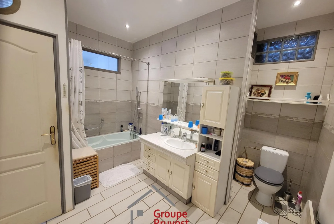 Belle maison de village avec grand potentiel à La Pacaudière (135 m²) 
