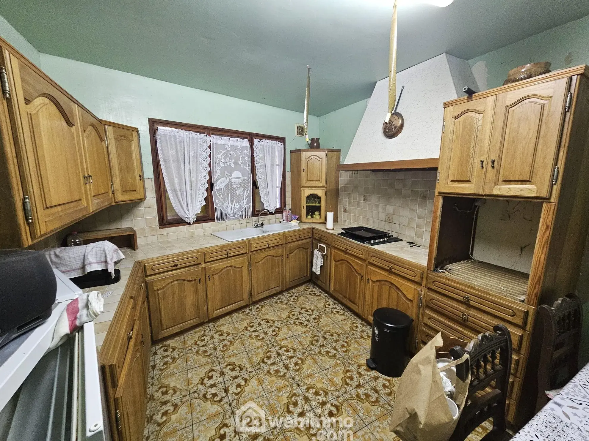 Longère en briques et ardoises avec 2 chambres, garage et véranda près de Noyon 