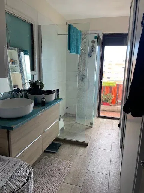 Belle appartement 3 pièces avec vue mer et terrasse à Cagnes-sur-Mer 