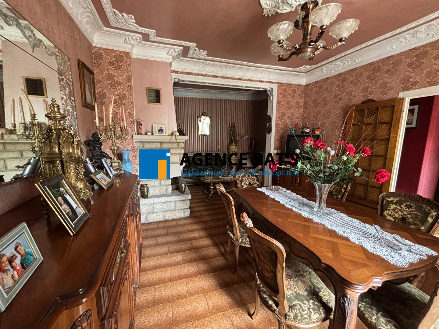 Maison à vendre en centre-ville d'Unieux avec garage, cheminée et revenu photovoltaïque 