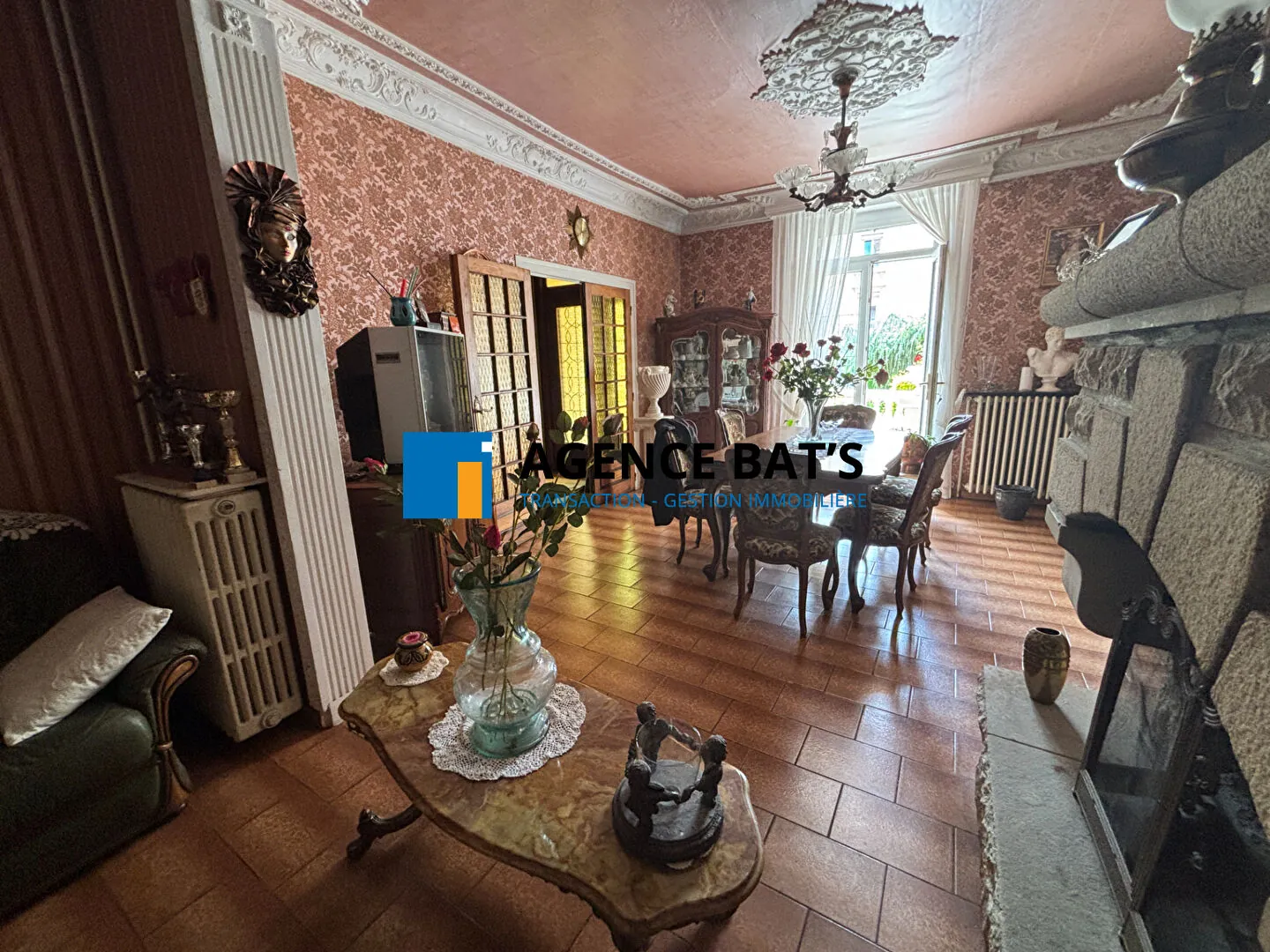 Maison à vendre en centre-ville d'Unieux avec garage, cheminée et revenu photovoltaïque 