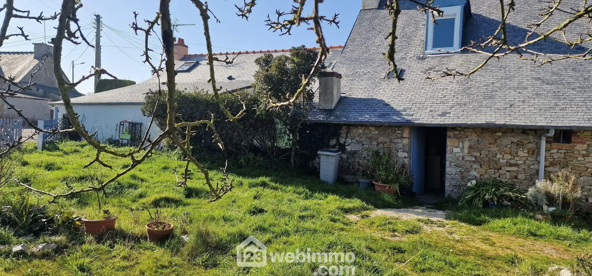 Maison en pierre à Plourivo avec jardin, proximité de Paimpol et authenticité 