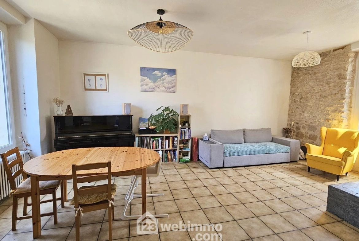 Maison en pierre de 120 m² à vendre à Boutigny-sur-Essonne avec garage et jardin 