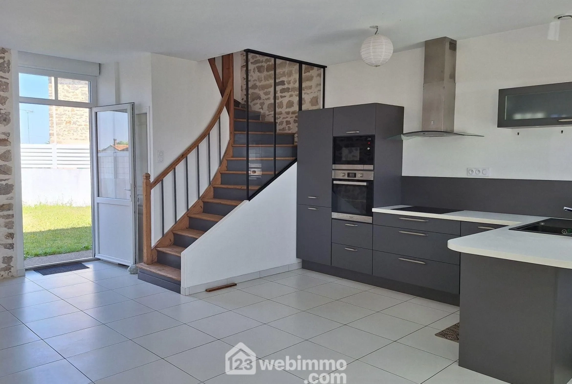 Achat maison 68m² à Avrillé, emplacement central et jardin ensoleillé 