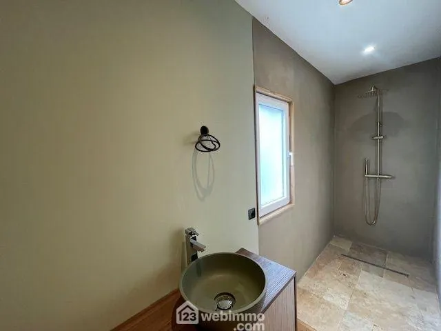 Maison rénovée de 92 m² à Larbroye, proche Noyon, terrain de 500 m² 