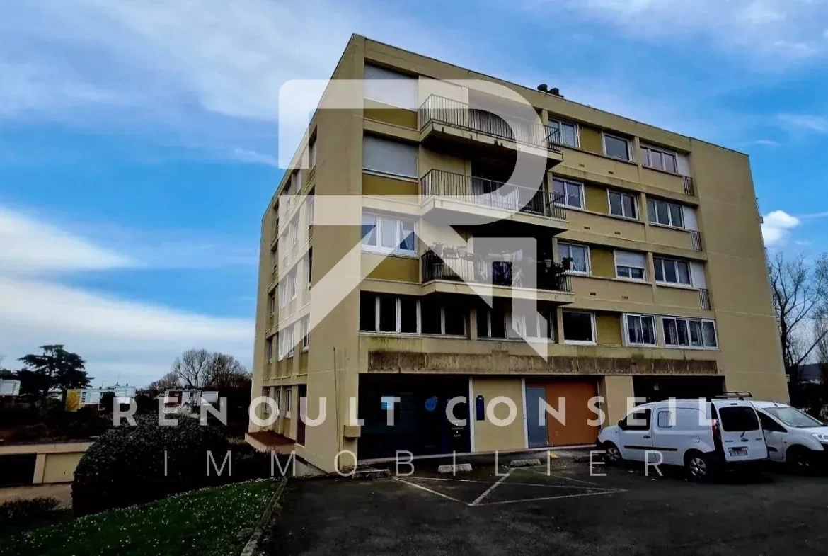 Appartement F3 avec balcon et garages à Saint-Aubin-lès-Elbeuf 