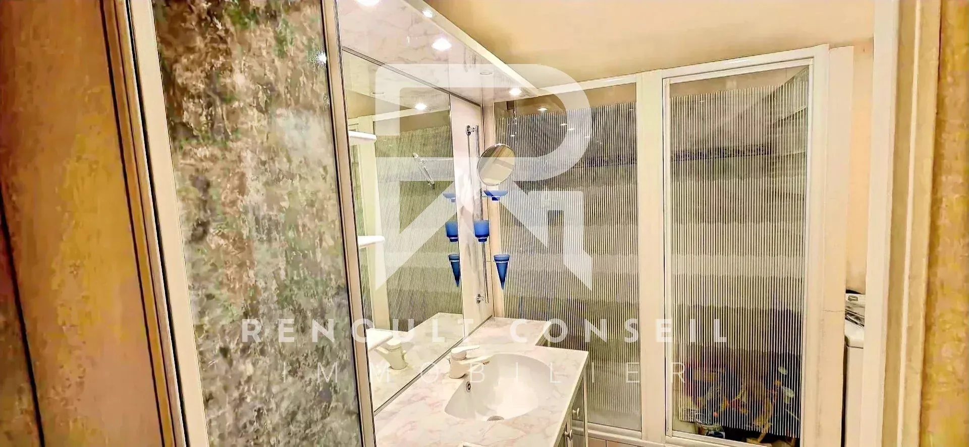 Appartement F3 avec balcon et garages à Saint-Aubin-lès-Elbeuf 