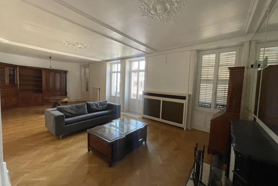 Appartement bourgeois lumineux de 154 m² au cœur d'Épinal 
