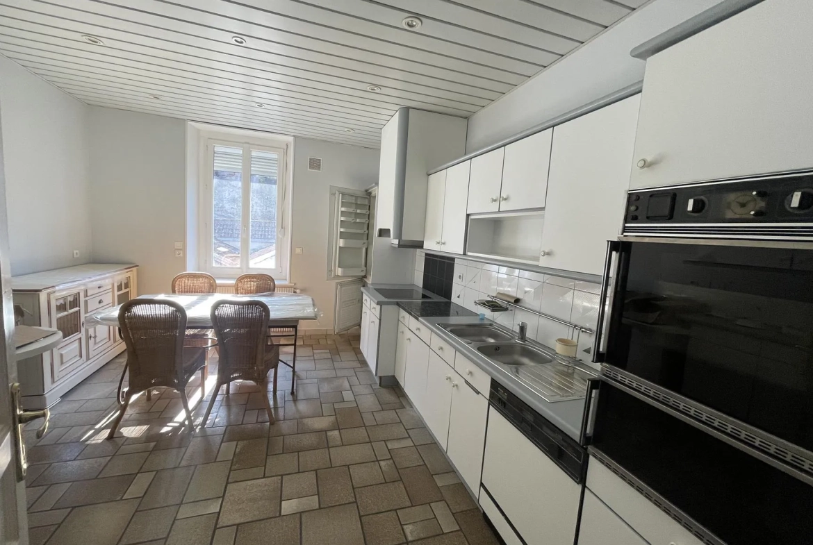 Appartement bourgeois lumineux de 154 m² au cœur d'Épinal 