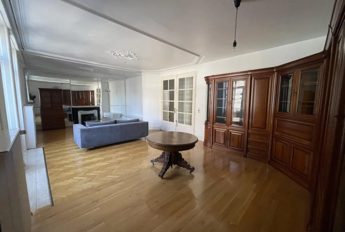 Appartement bourgeois lumineux de 154 m² au cœur d'Épinal 