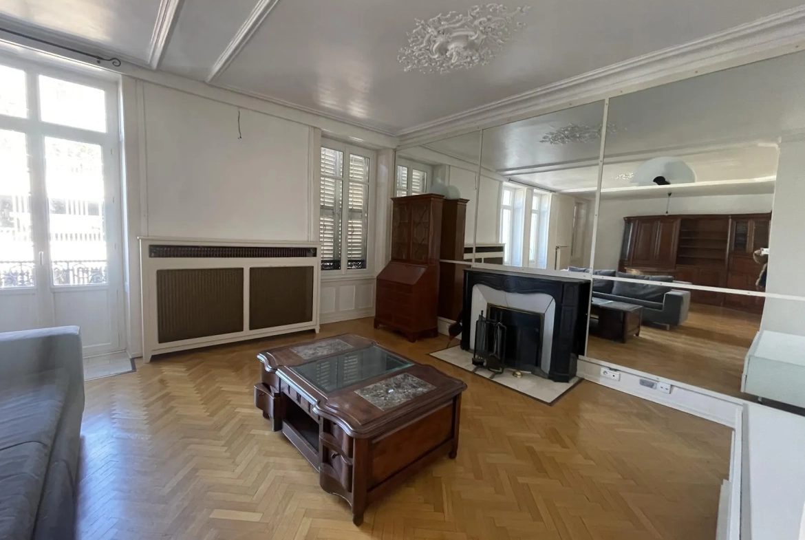 Appartement bourgeois lumineux de 154 m² au cœur d'Épinal 