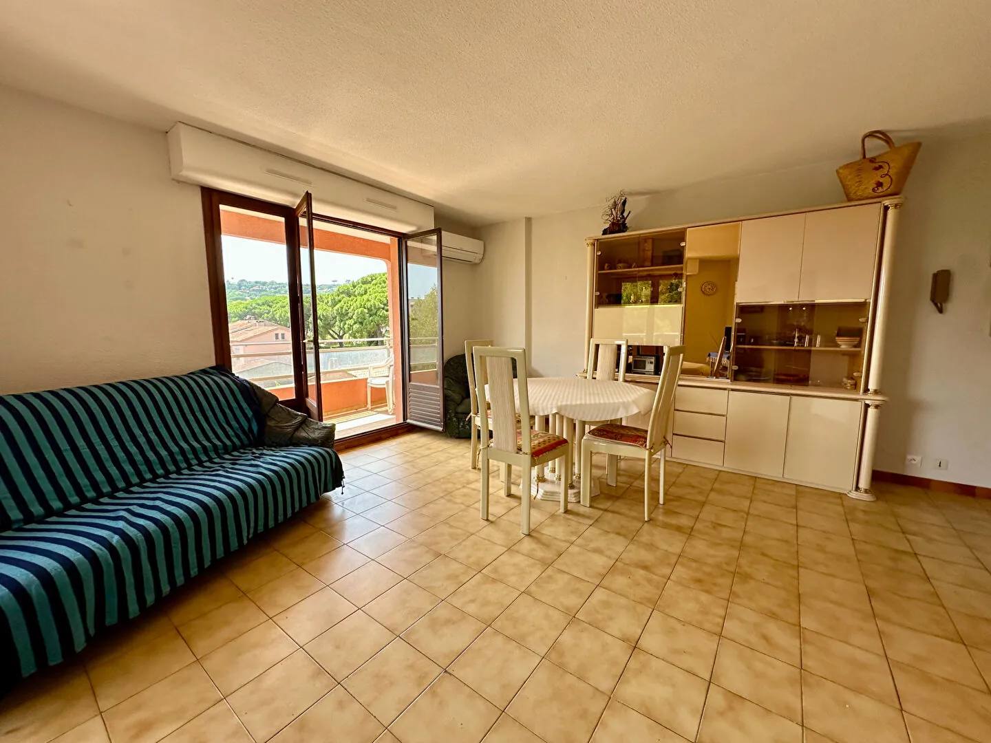 Appartement de 43 m² à Sainte-Maxime avec terrasse et parking 