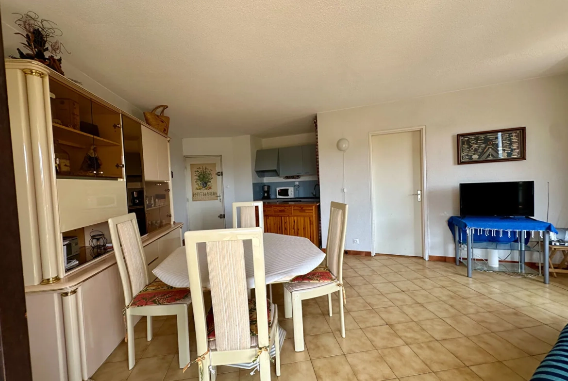 Appartement de 43 m² à Sainte-Maxime avec terrasse et parking 