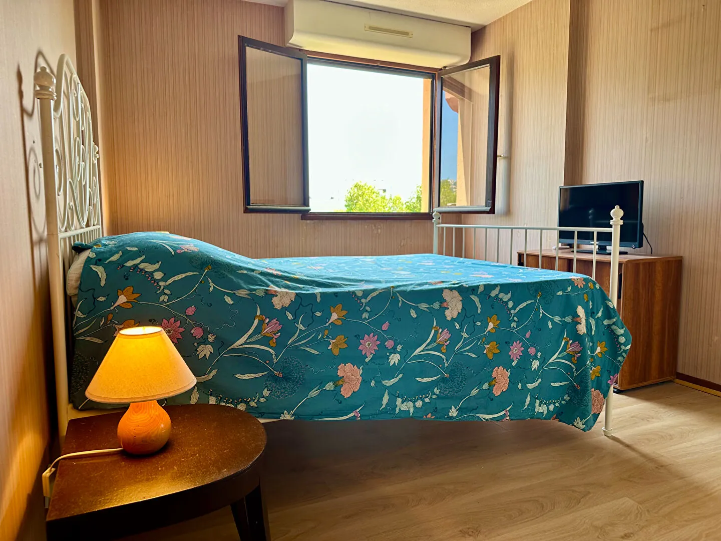 Appartement de 43 m² à Sainte-Maxime avec terrasse et parking 