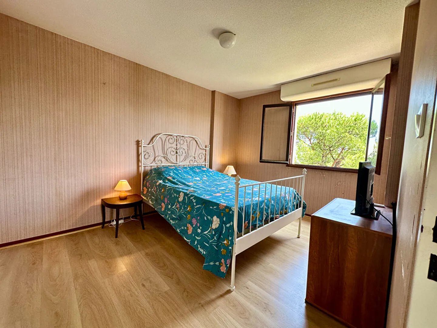 Appartement de 43 m² à Sainte-Maxime avec terrasse et parking 