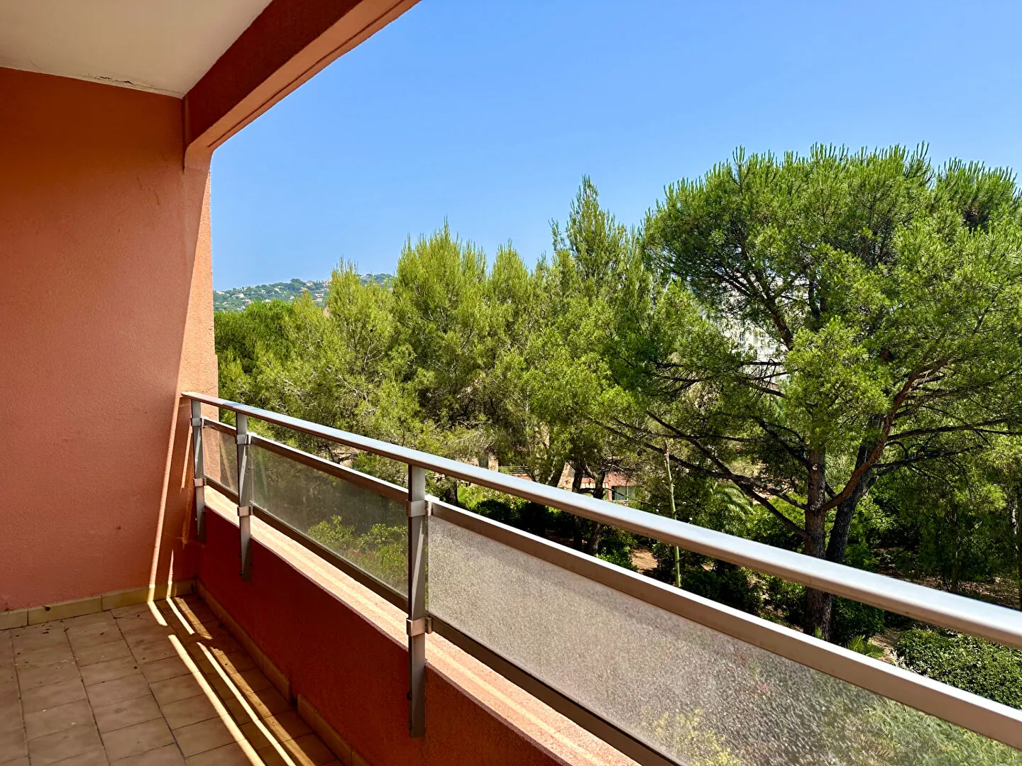 Appartement de 43 m² à Sainte-Maxime avec terrasse et parking 