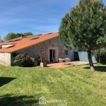 Maison rénovée de 124 m² avec piscine à Poiroux