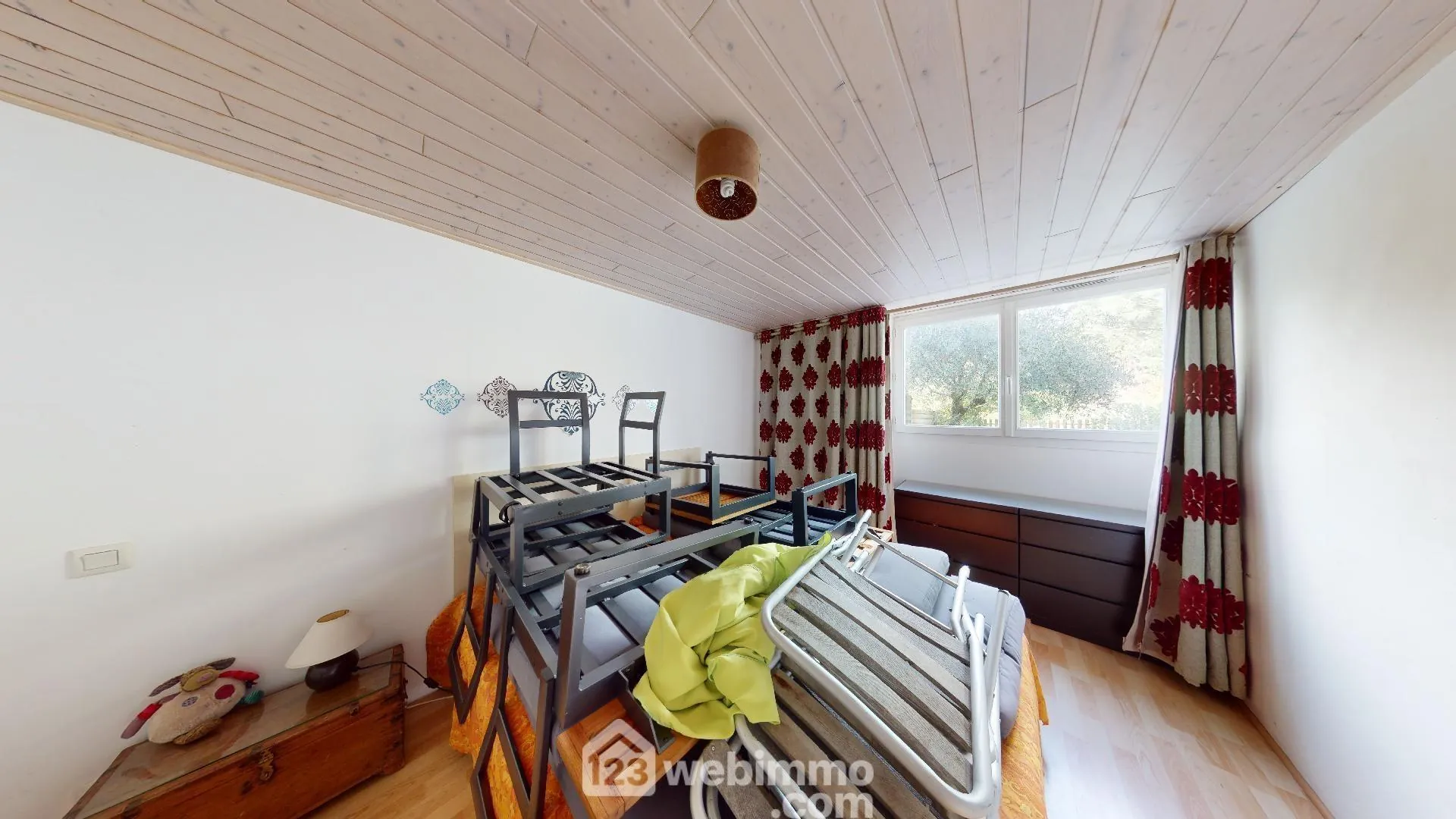 Maison rénovée de 124 m² avec piscine à Poiroux 