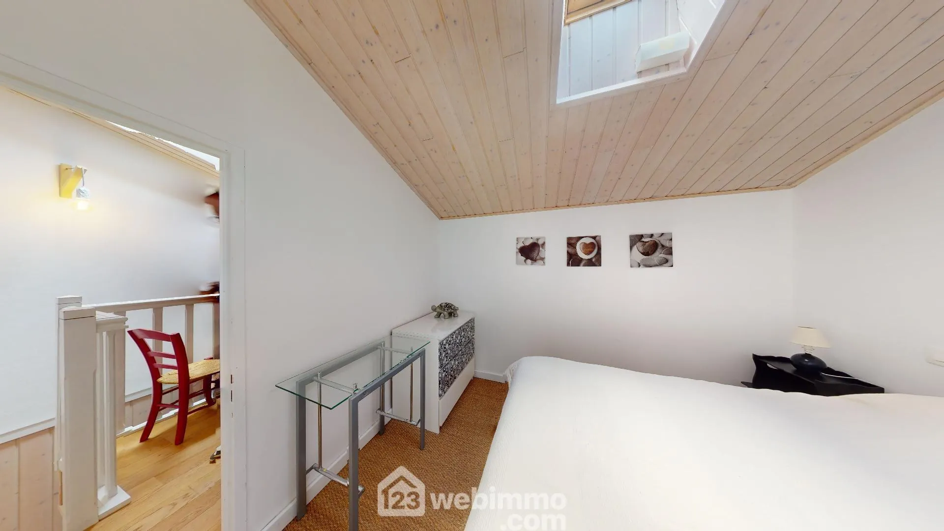 Maison rénovée de 124 m² avec piscine à Poiroux 