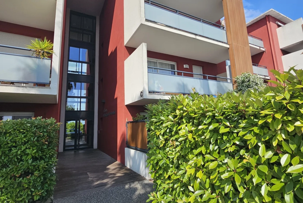 Appartement T2 loué avec terrasse et parking à Jacou - Investissement immobilier 