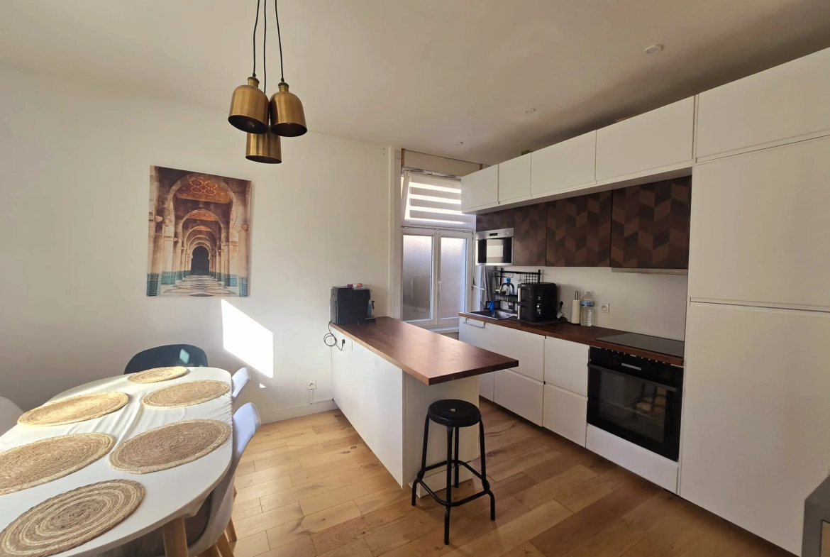 Maison rénovée à Lambersart Canteleu avec 3 chambres, cave et potentiel locatif 