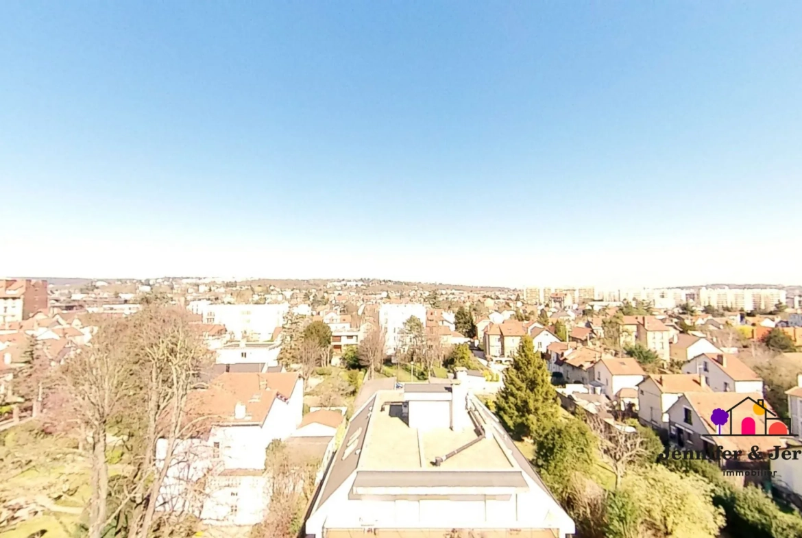 Appartement T1 à Montmorency avec Vue Dégagée et Balcon 