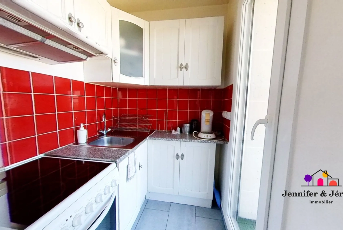Appartement T1 à Montmorency avec Vue Dégagée et Balcon 
