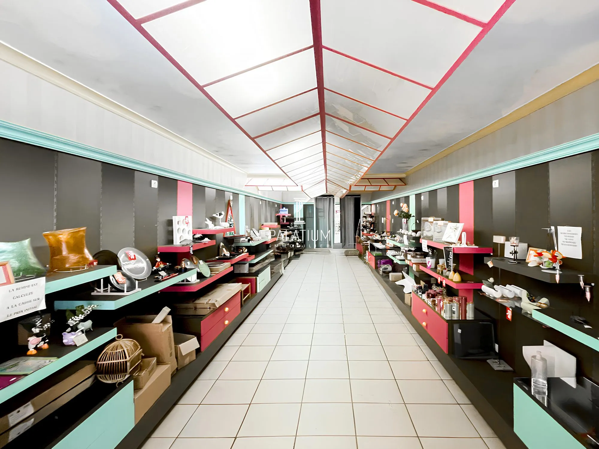 Boutique de décoration à vendre en centre-ville de Digne-les-Bains, emplacement de premier choix 