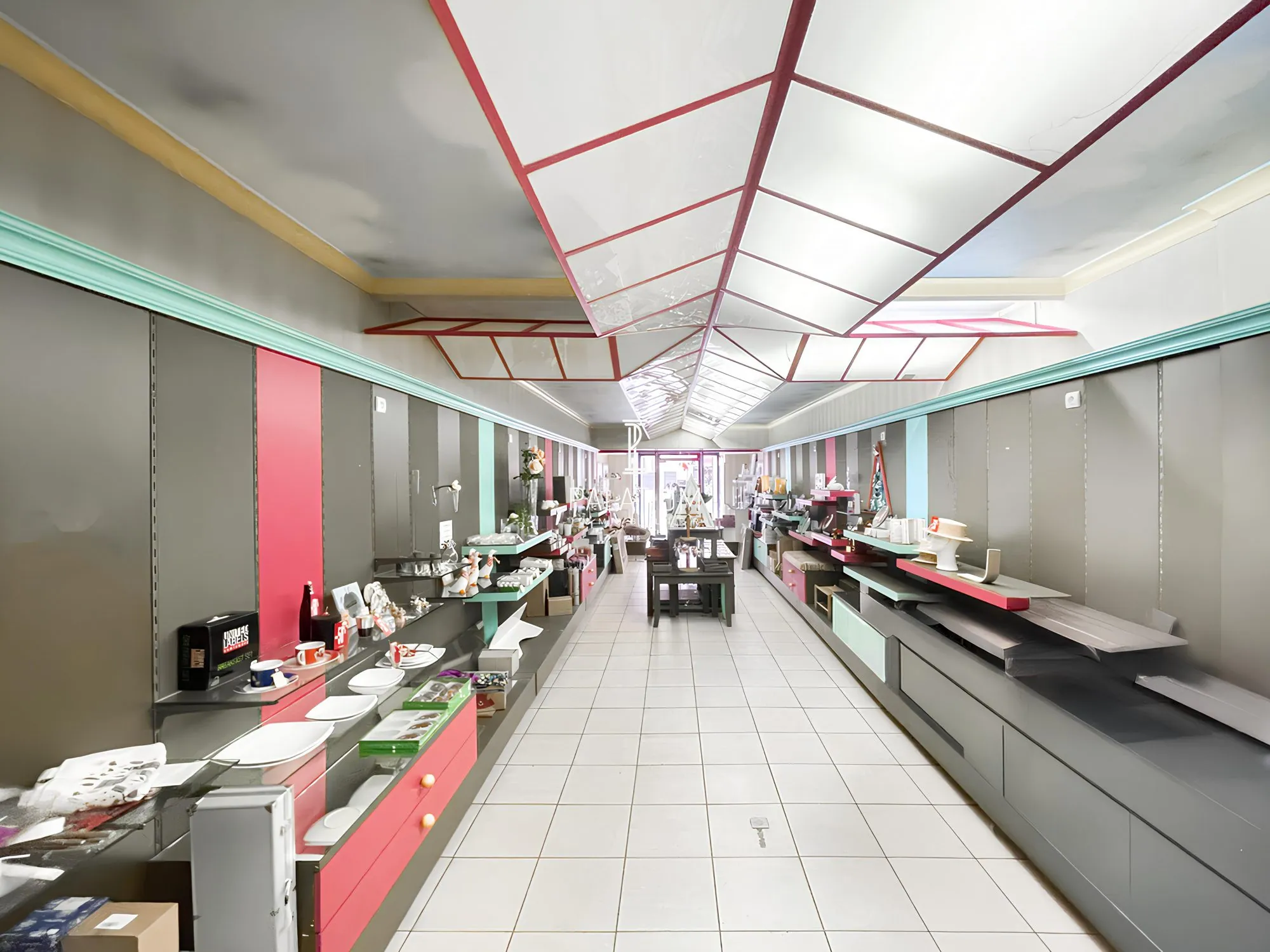 Boutique de décoration à vendre en centre-ville de Digne-les-Bains, emplacement de premier choix 