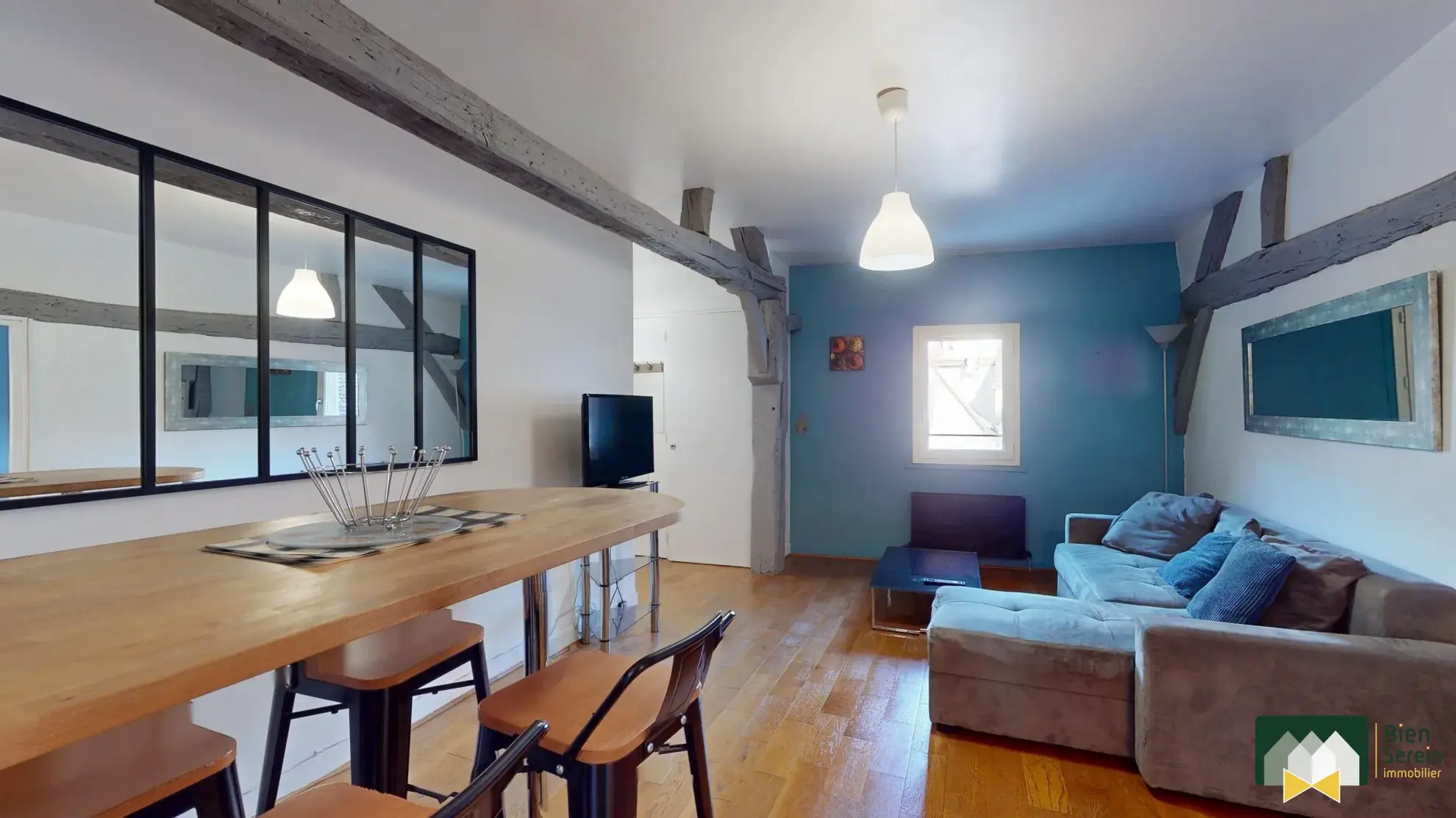 Appartement 2 pièces meublé avec vue sur la cathédrale à Chartres 