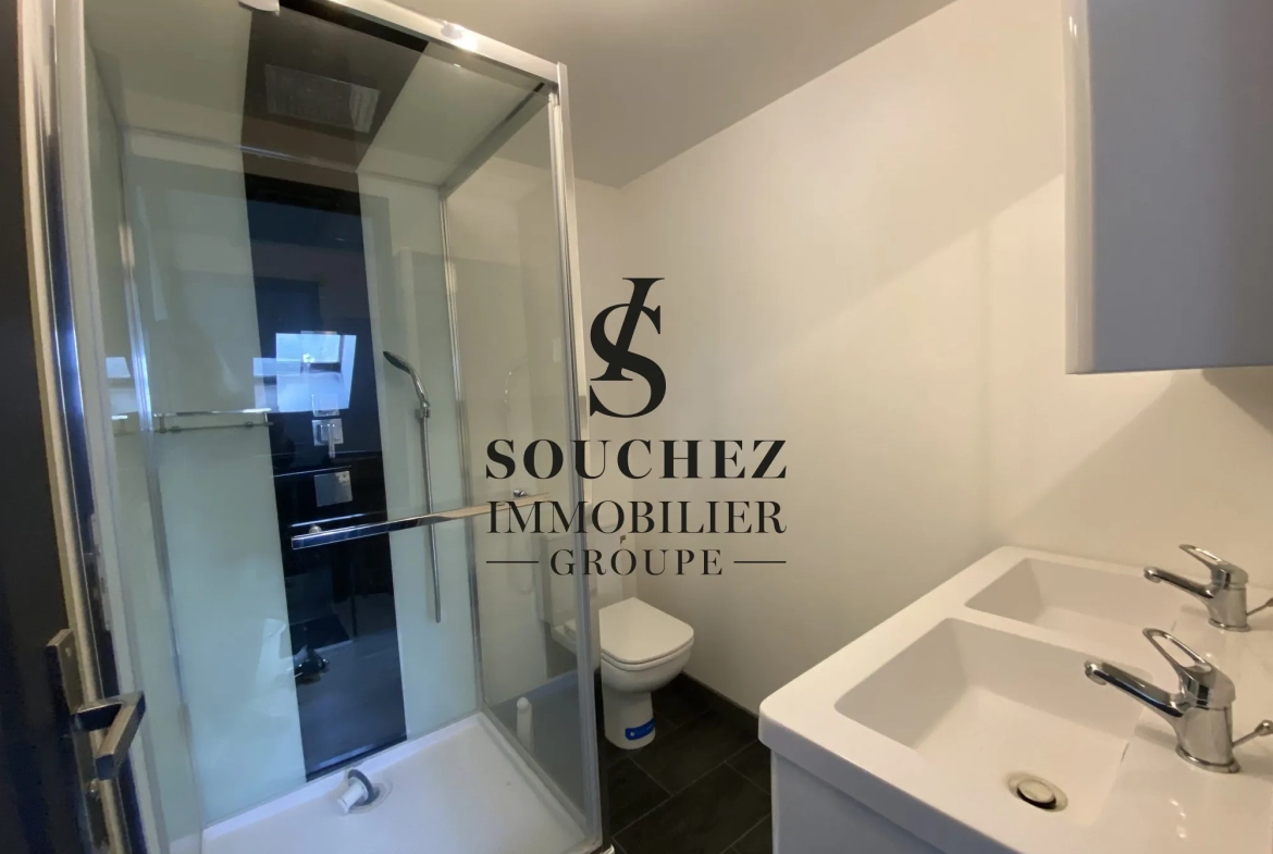 Maison semi-mitoyenne rénovée avec terrasse et jardin à Bully-les-Mines 
