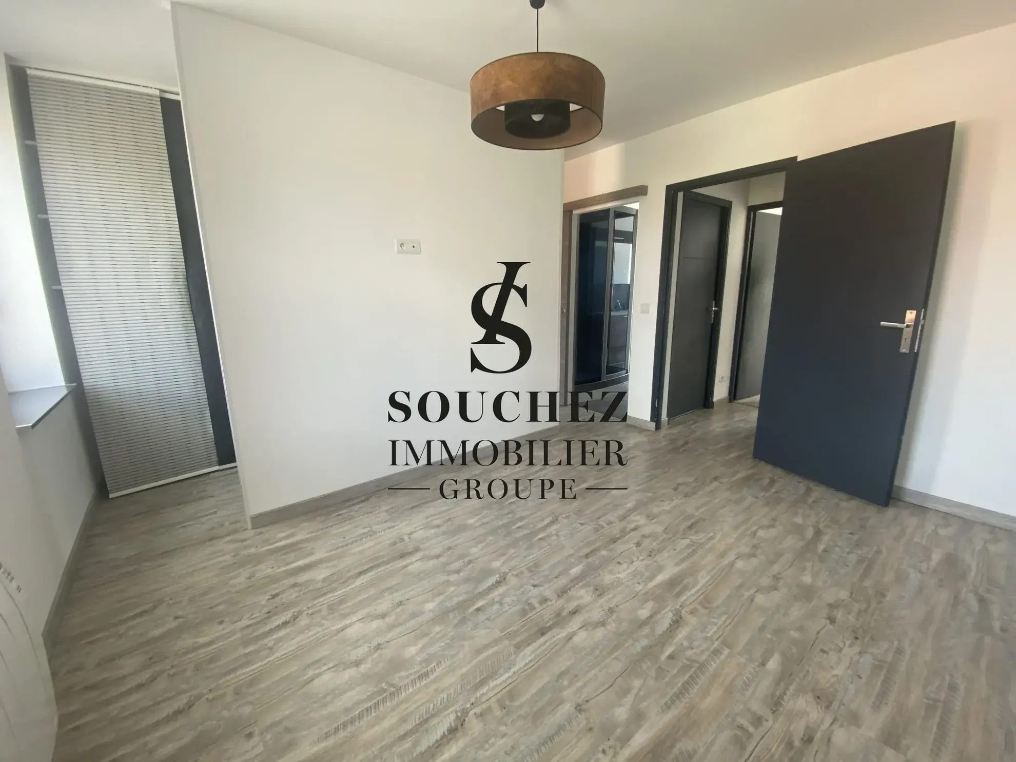 Maison semi-mitoyenne rénovée avec terrasse et jardin à Bully-les-Mines 