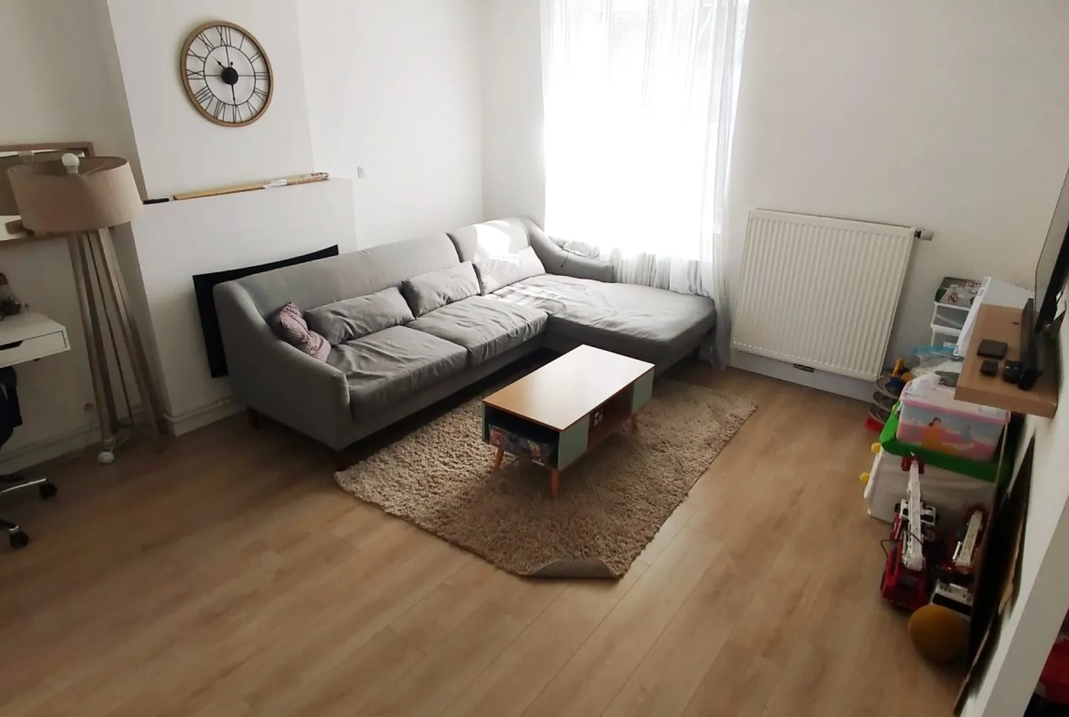 Maison à vendre à Saint-Amand-les-Eaux - 2 chambres, jardin, cave, énergie C 