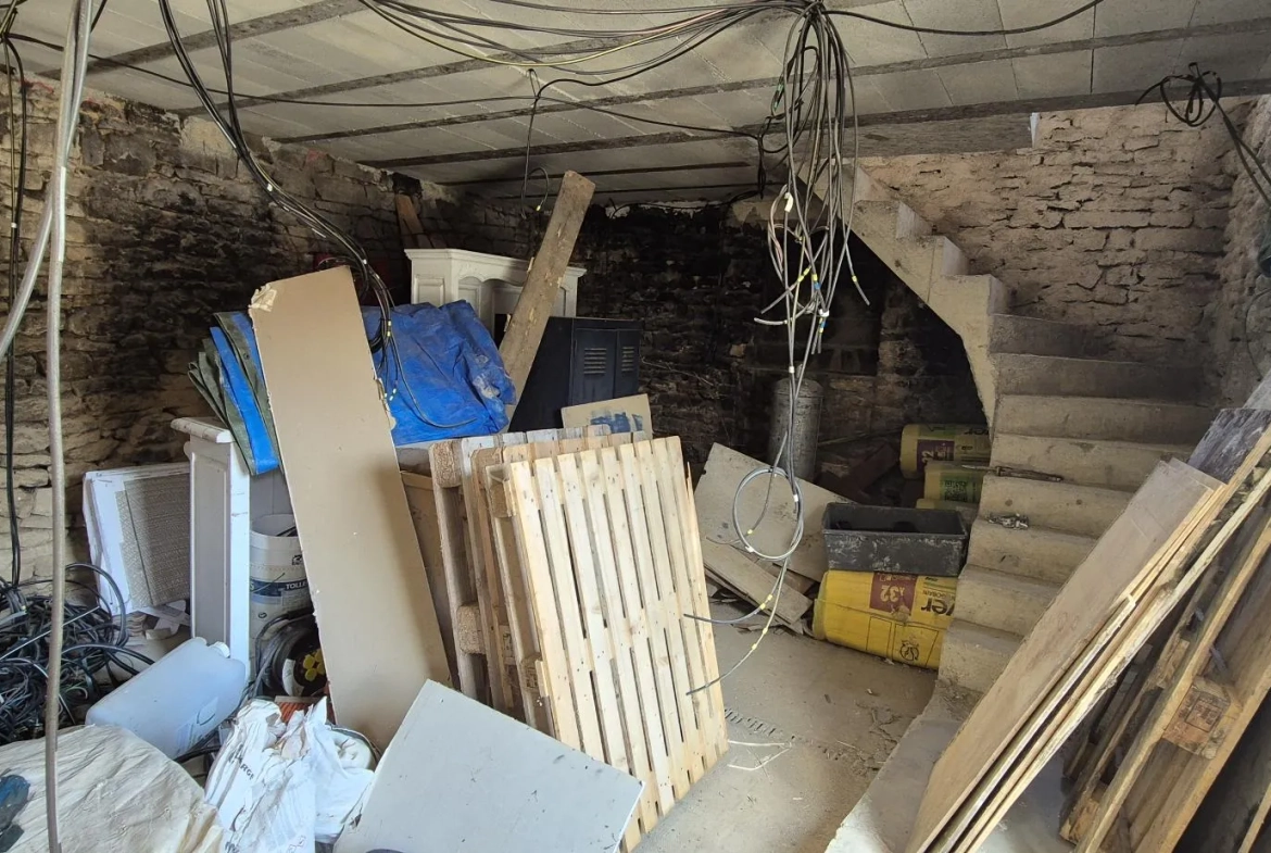 Ensemble immobilier à vendre en Vallée de l'Ouche avec potentiel de rénovation 