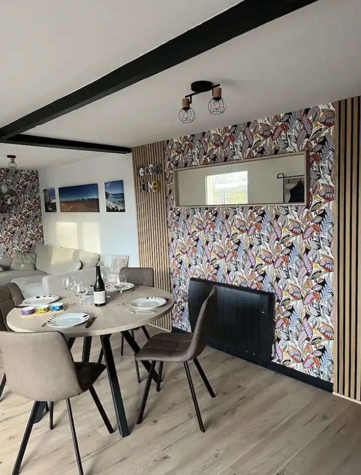 Maison de plain-pied rénovée en campagne d'Escoublac avec terrasses et dépendance 