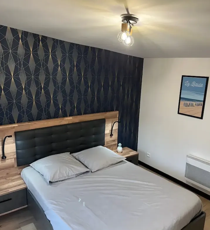 Maison de plain-pied rénovée en campagne d'Escoublac avec terrasses et dépendance 