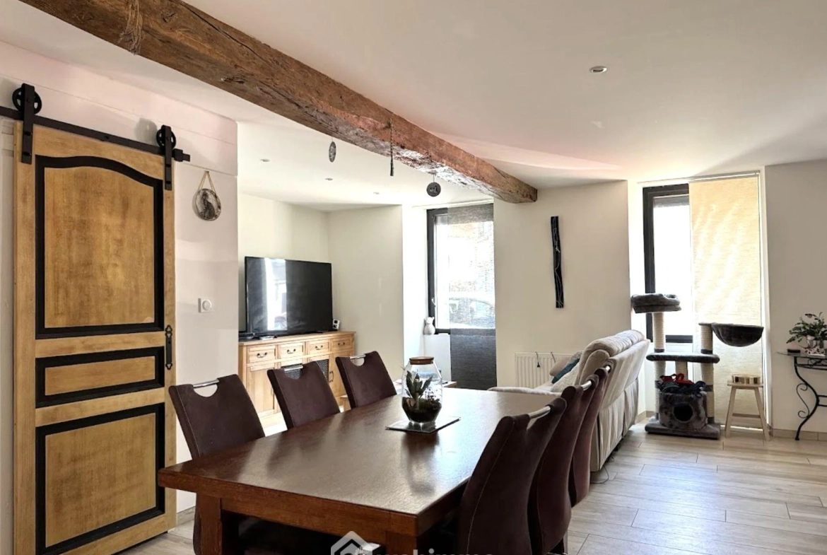 Maison familiale 180 m² à Saint Amand sur Sèvre avec jardin et potentiel touristique 