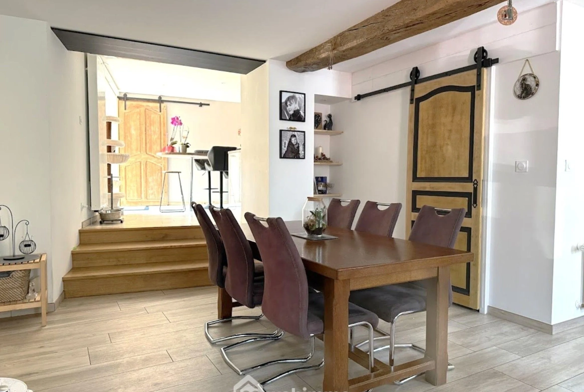 Maison familiale 180 m² à Saint Amand sur Sèvre avec jardin et potentiel touristique 