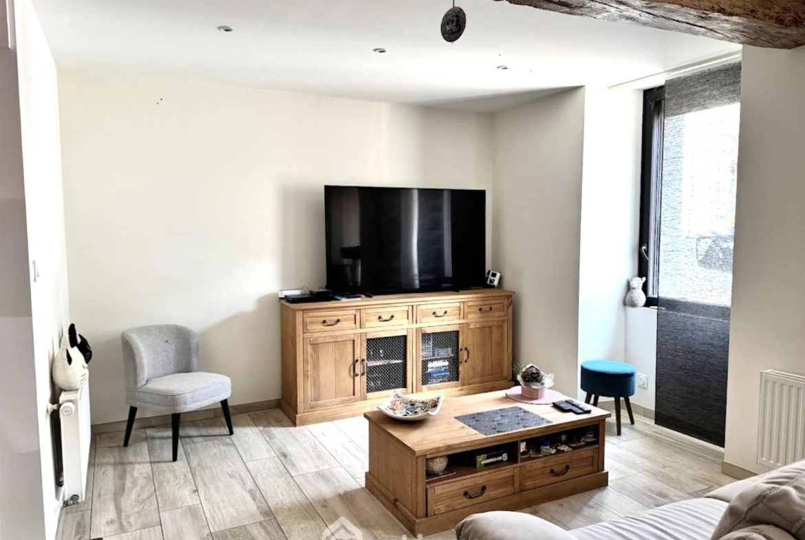 Maison familiale 180 m² à Saint Amand sur Sèvre avec jardin et potentiel touristique 