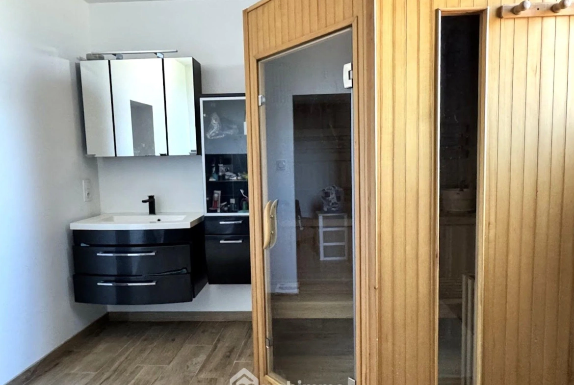 Maison familiale 180 m² à Saint Amand sur Sèvre avec jardin et potentiel touristique 