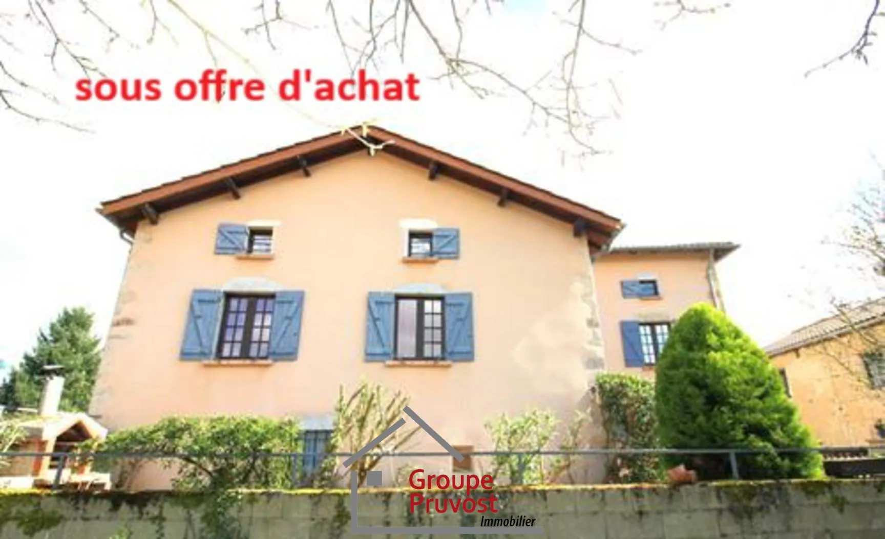 Magnifique maison de village en pierre à Borgvillian, 165 m², 4 chambres, cour fermée, proche TGV 