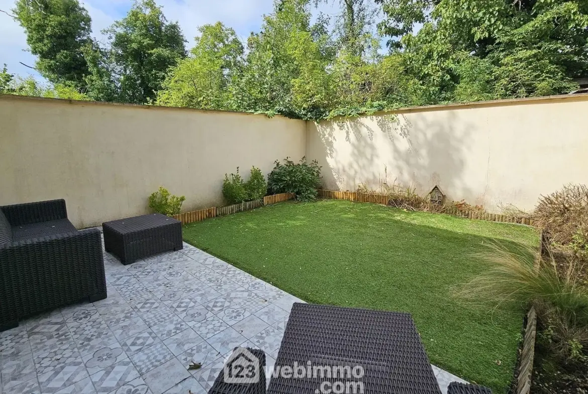 Charmante maison de 66 m² avec terrasses et jardin à Arbonne-la-Forêt 