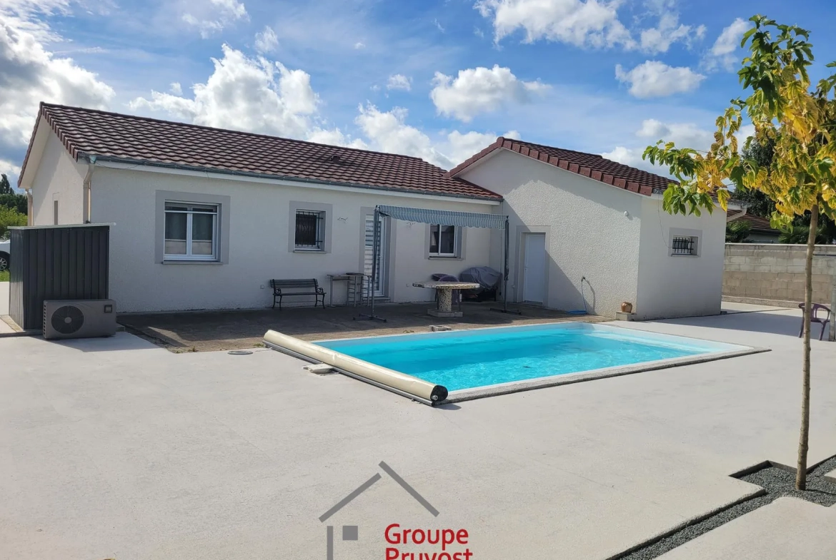 Villa récente à Ouches avec piscine, panneaux solaires et prestations performantes - 77 m² 