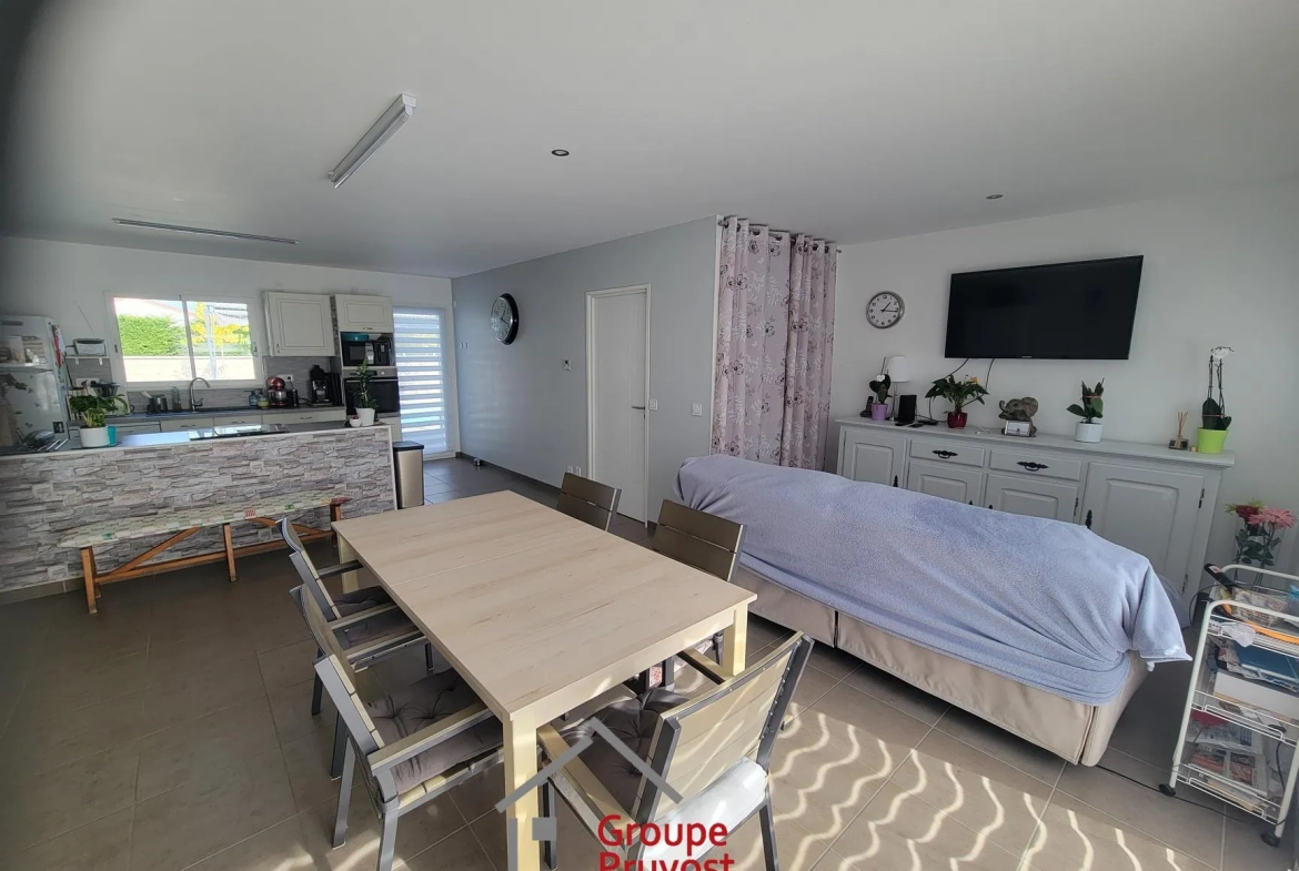 Villa récente à Ouches avec piscine, panneaux solaires et prestations performantes - 77 m² 