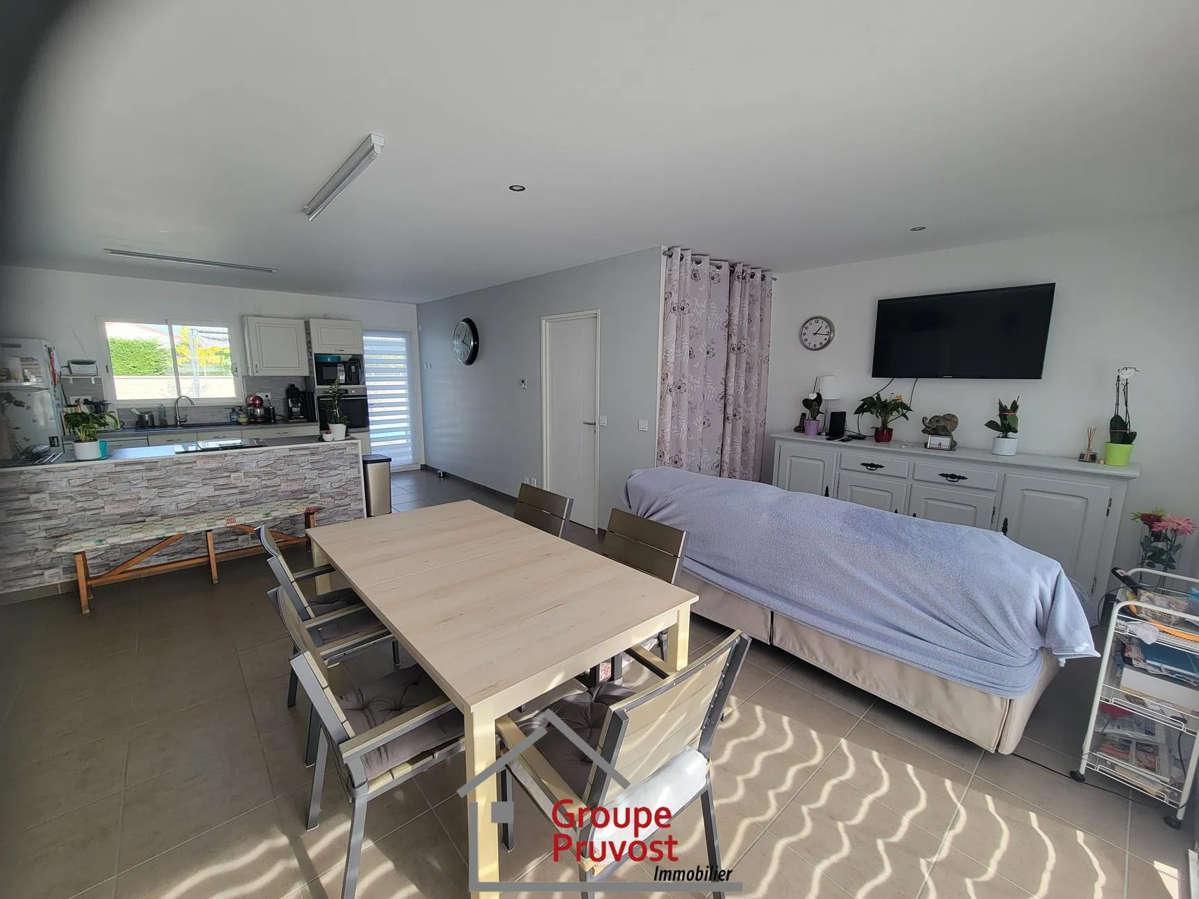 Villa récente à Ouches avec piscine, panneaux solaires et prestations performantes - 77 m² 