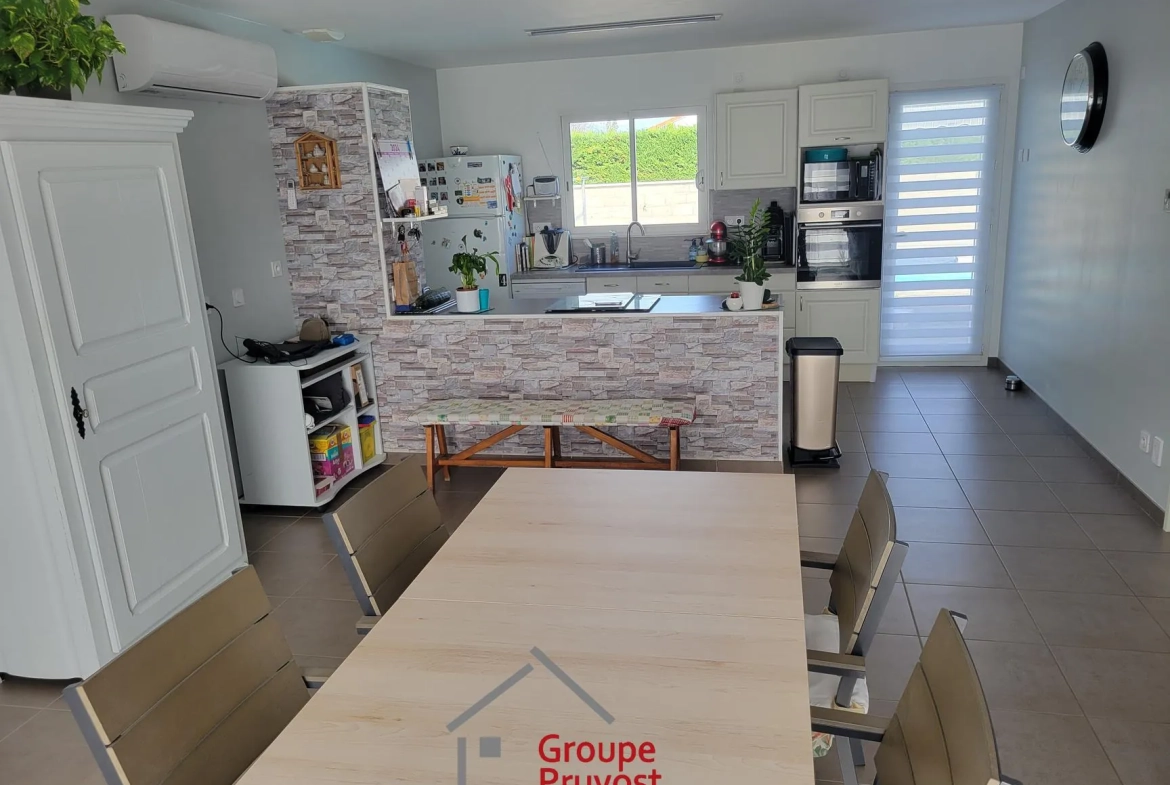 Villa récente à Ouches avec piscine, panneaux solaires et prestations performantes - 77 m² 