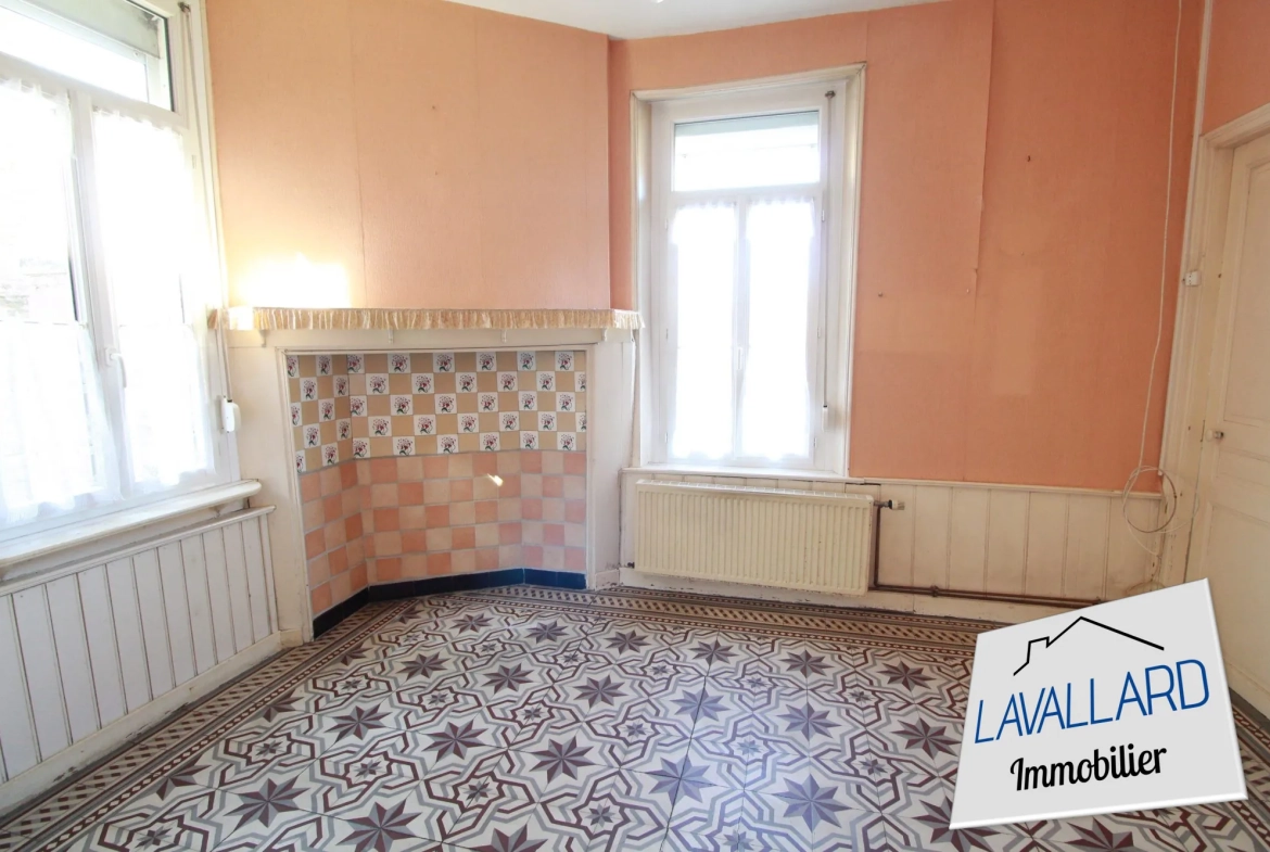 Maison à rénover de 79,60 m² à Beauval avec jardin et parking 