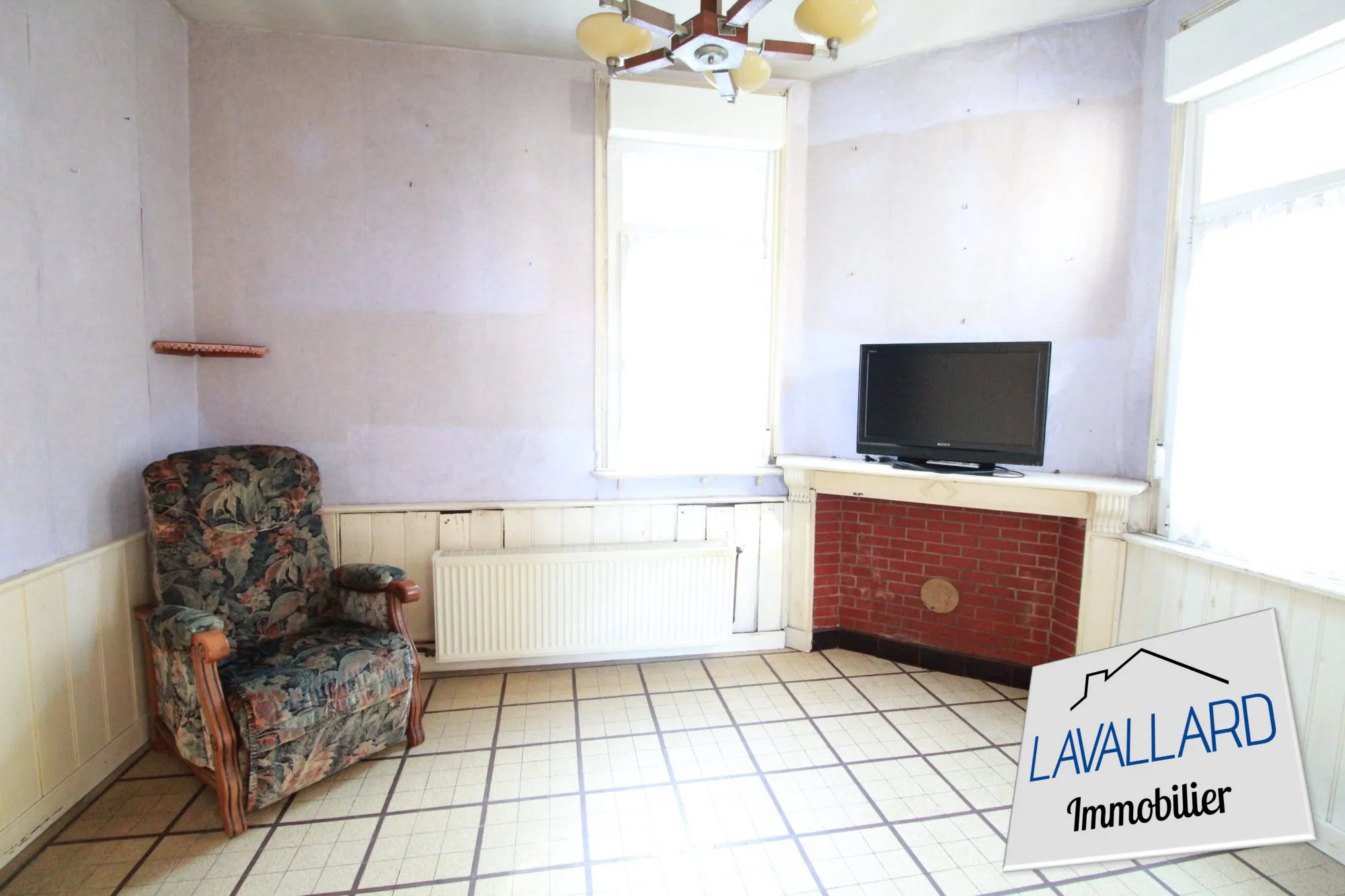 Maison à rénover de 79,60 m² à Beauval avec jardin et parking 